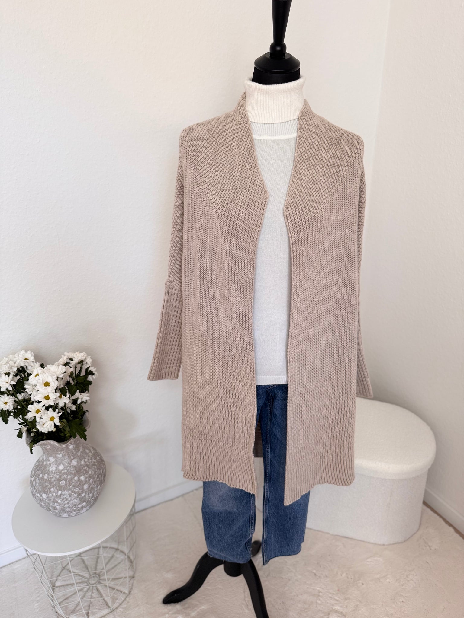 Strickjacke hellbeige